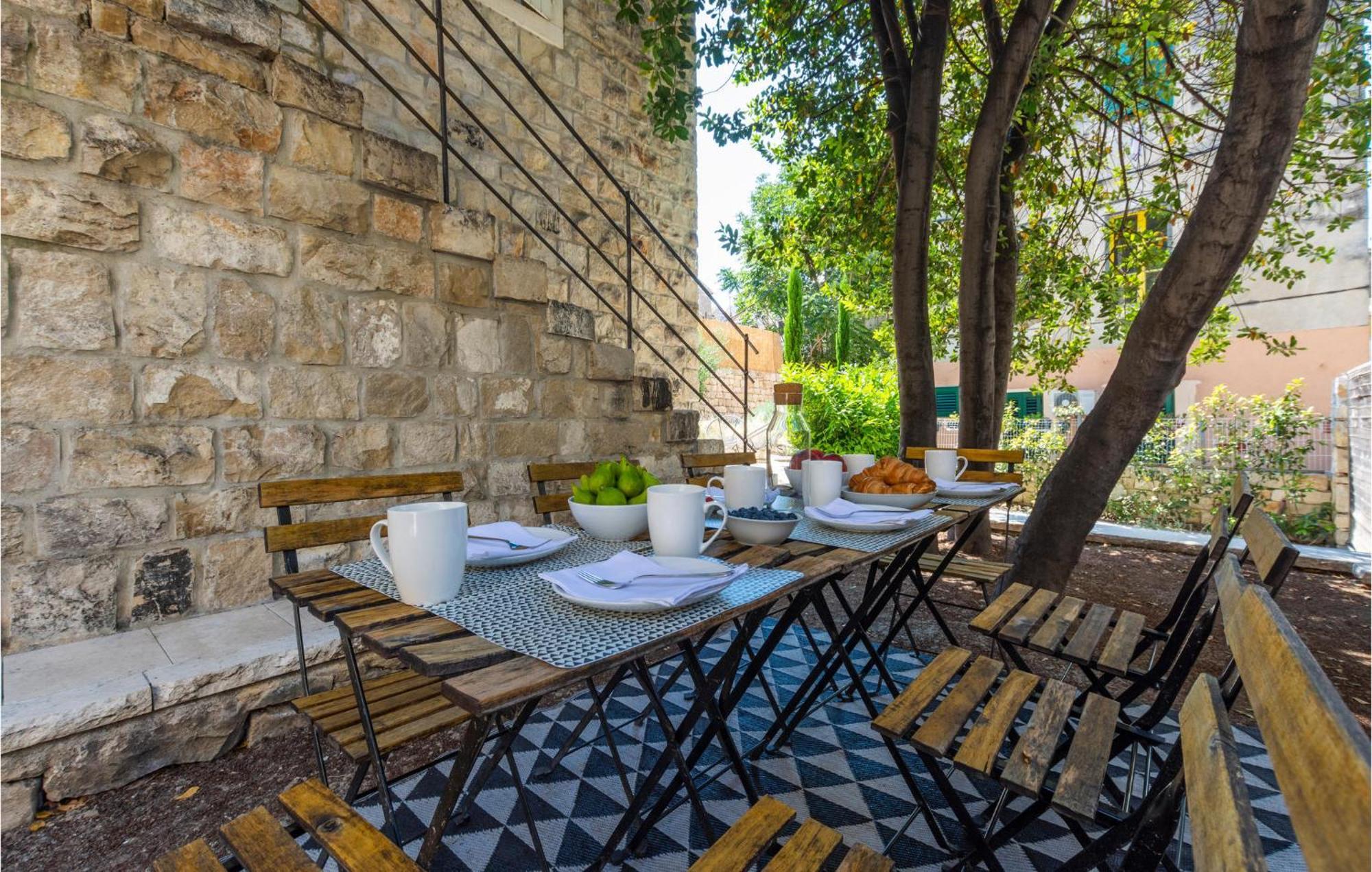 Stunning Home In Split With Outdoor Swimming Pool Buitenkant foto